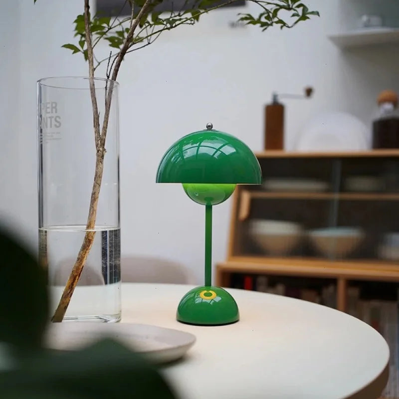 LunarGlow - LED stolní lampa pro atmosférické interiéry