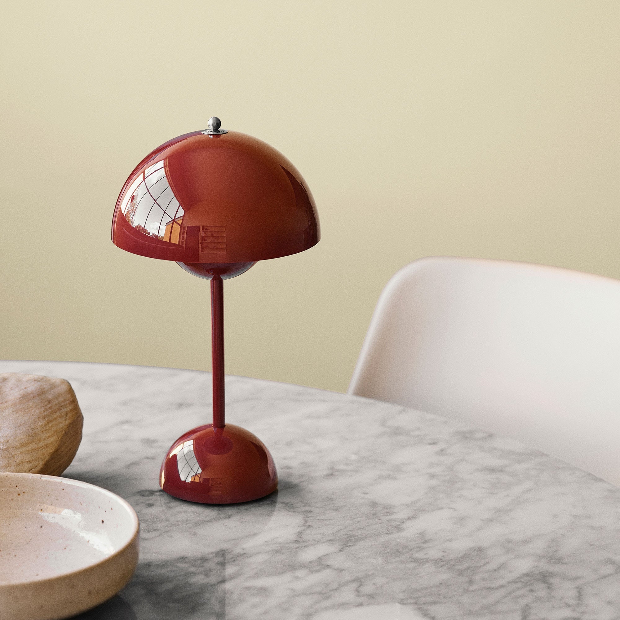 LunarGlow - LED stolní lampa pro atmosférické interiéry
