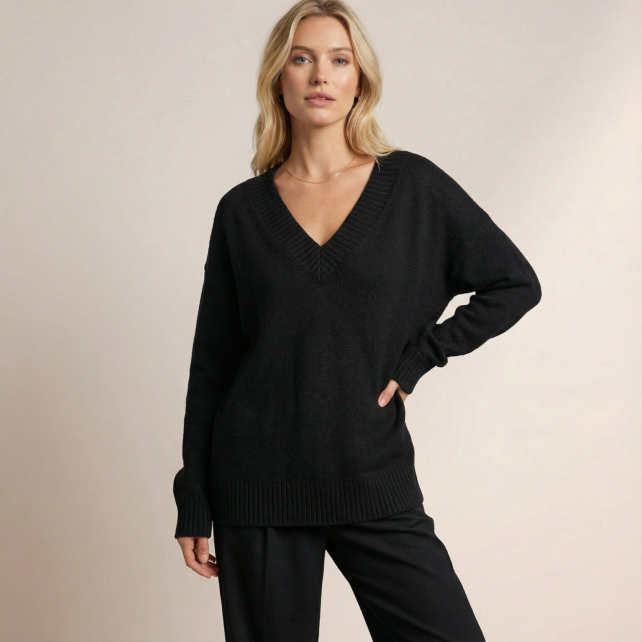 Strickpullover mit V-Ausschnitt – Weiches Material & Zeitloses Design