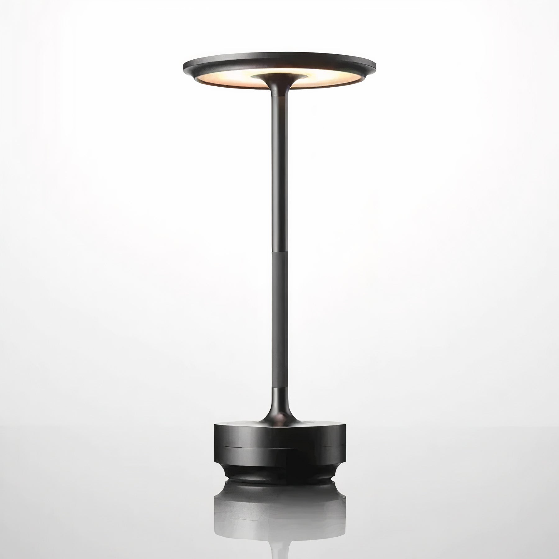 LumenArt - Elegantní stolní lampa od Thomase