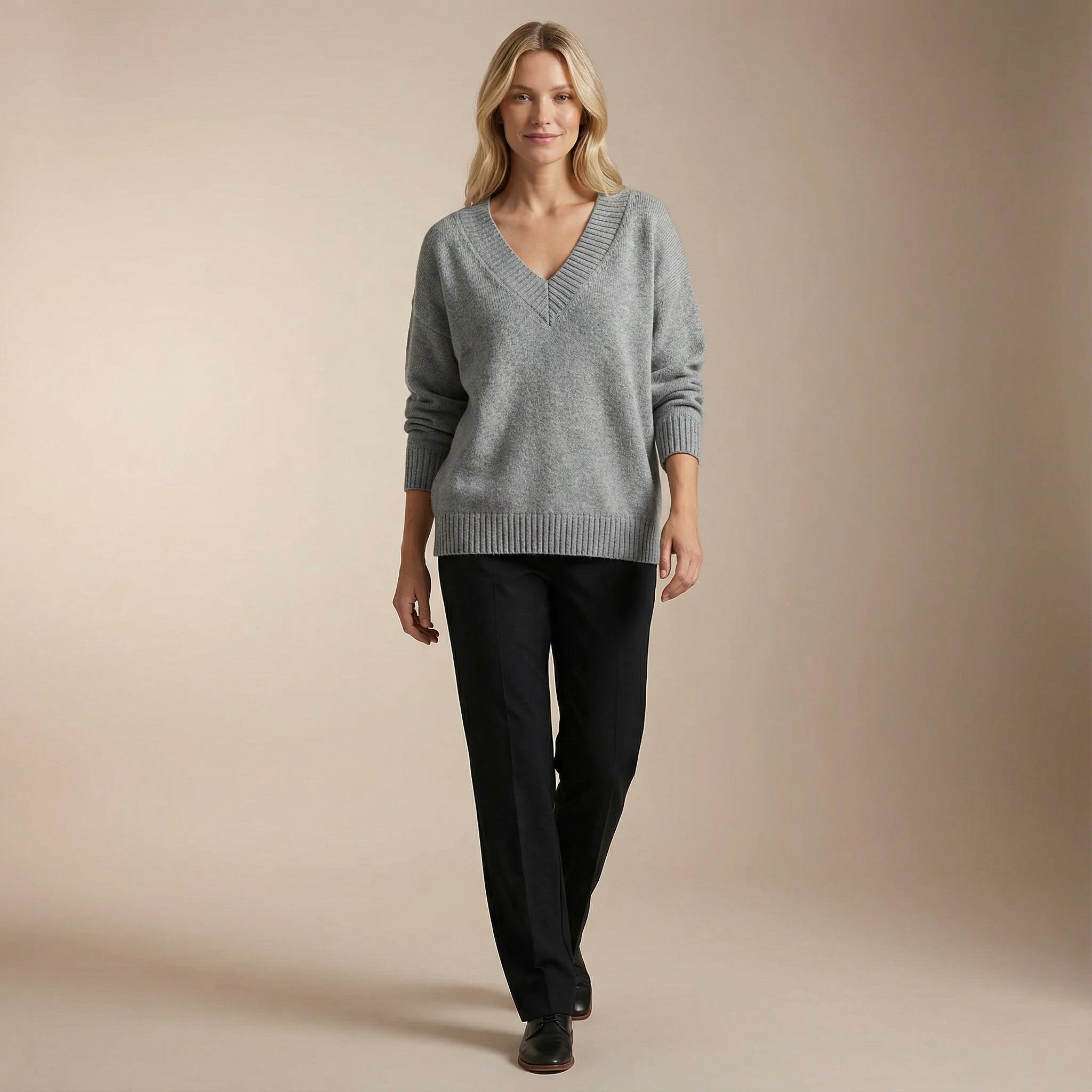 Strickpullover mit V-Ausschnitt – Weiches Material & Zeitloses Design