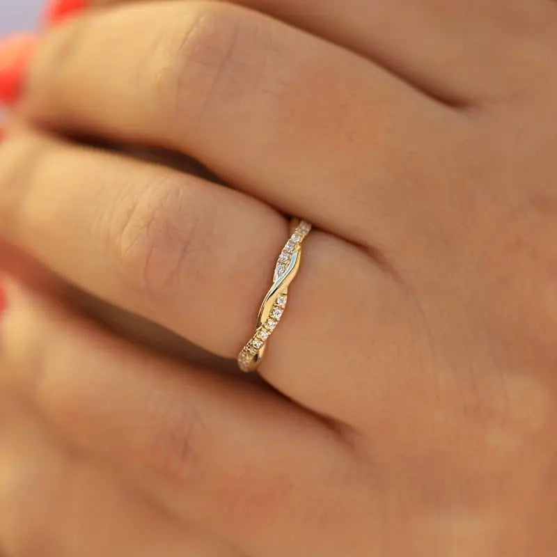 Heidi Mode Drejet Ring – Elegant Design & Tidløs Ynde