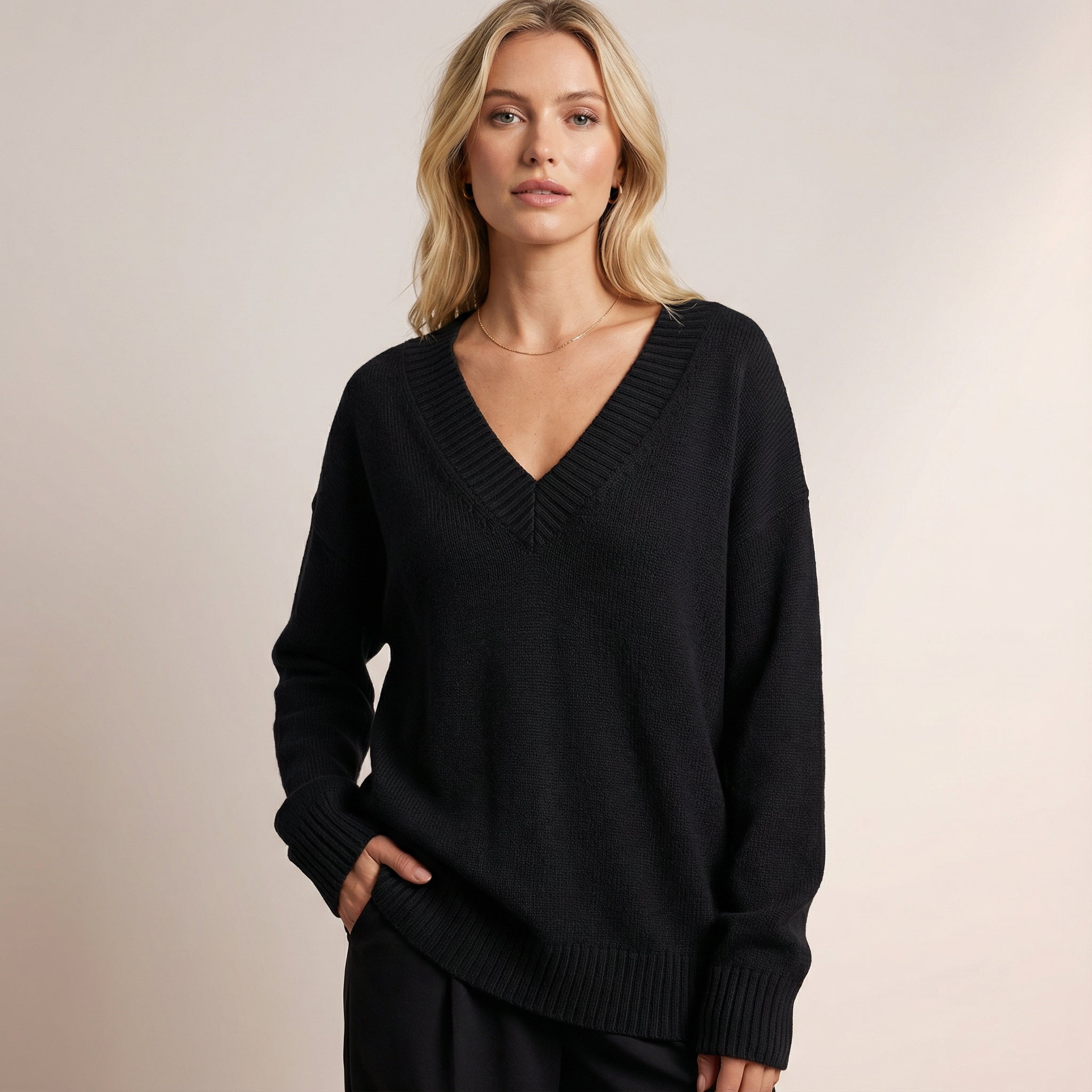 Strickpullover mit V-Ausschnitt – Weiches Material & Zeitloses Design