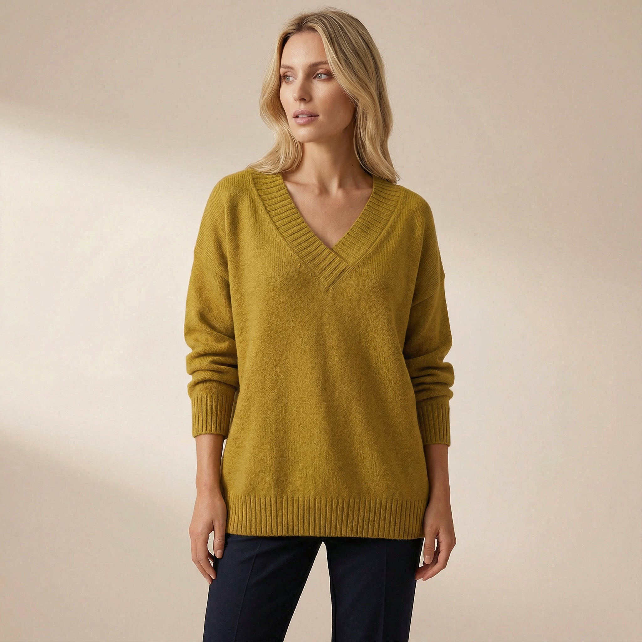 Strickpullover mit V-Ausschnitt – Weiches Material & Zeitloses Design