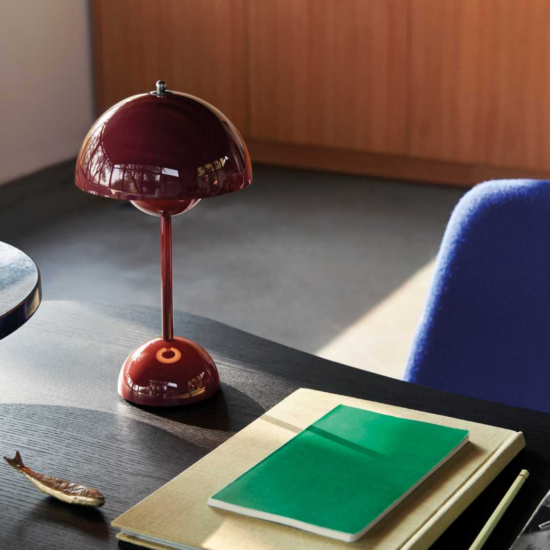 LunarGlow - LED stolní lampa pro atmosférické interiéry