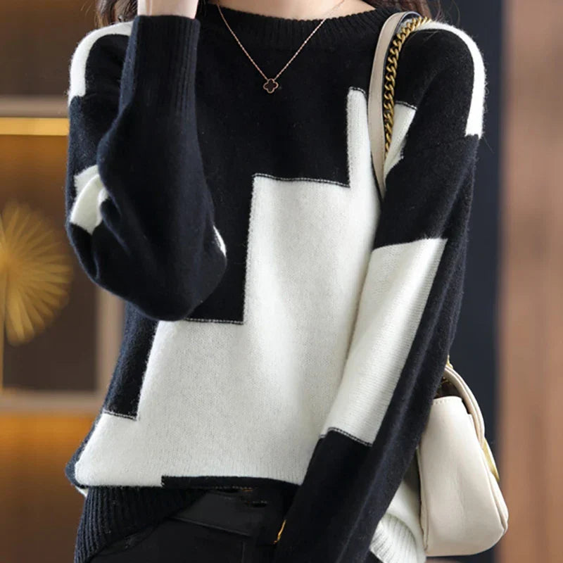 Patchwork Strikpullover – Blødt stof, løs pasform & moderne blokdesign