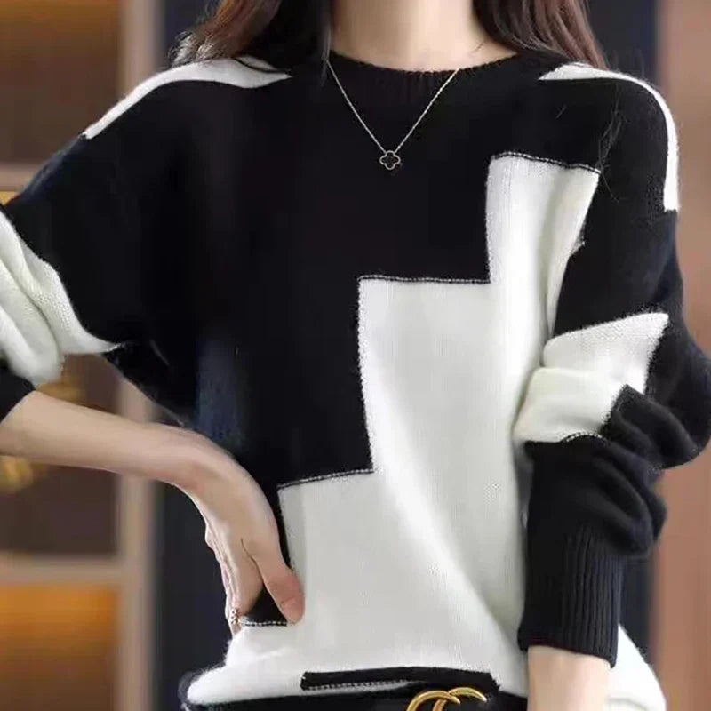Patchwork Strikpullover – Blødt stof, løs pasform & moderne blokdesign
