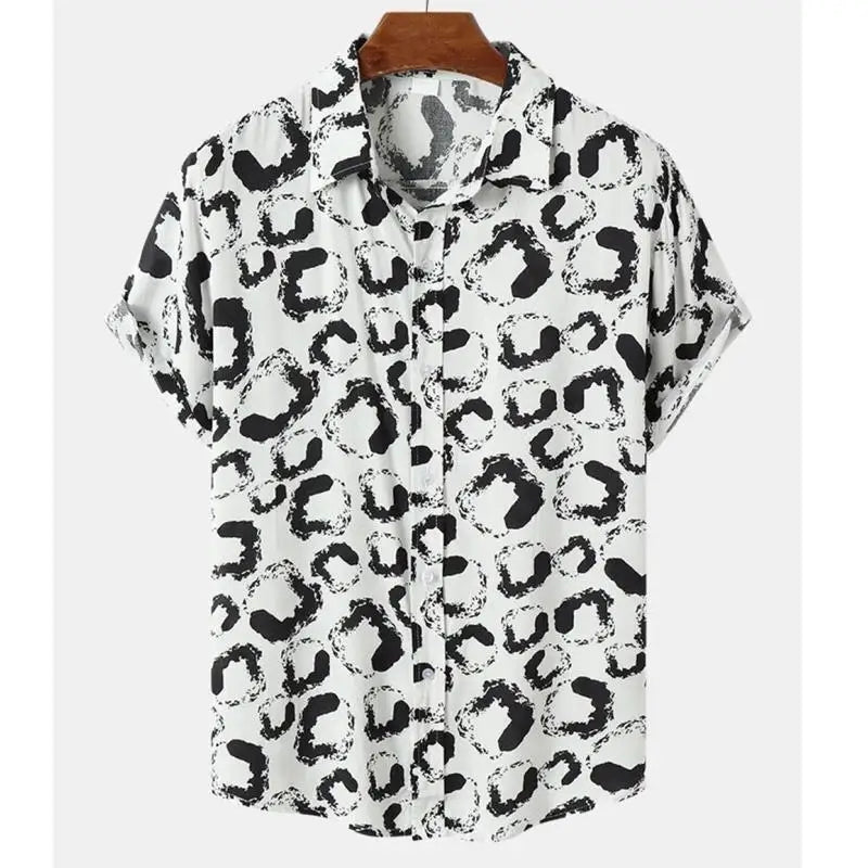 Chemise léopard légère – compagnon d'été stylé pour elle & lui