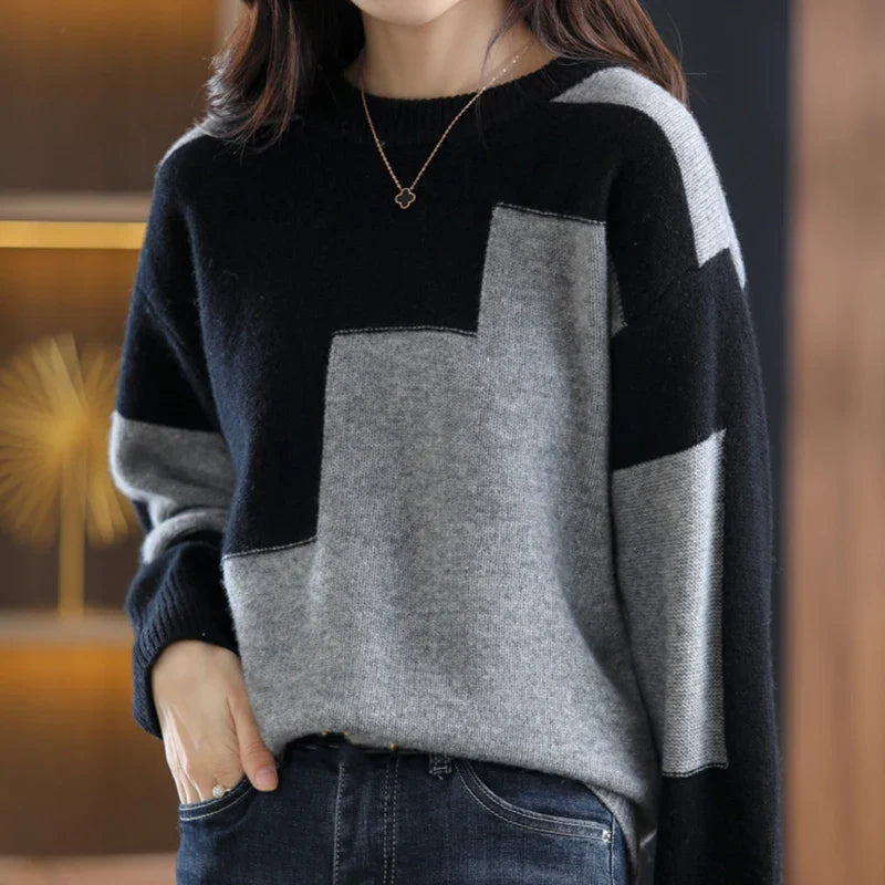 Patchwork Strikpullover – Blødt stof, løs pasform & moderne blokdesign