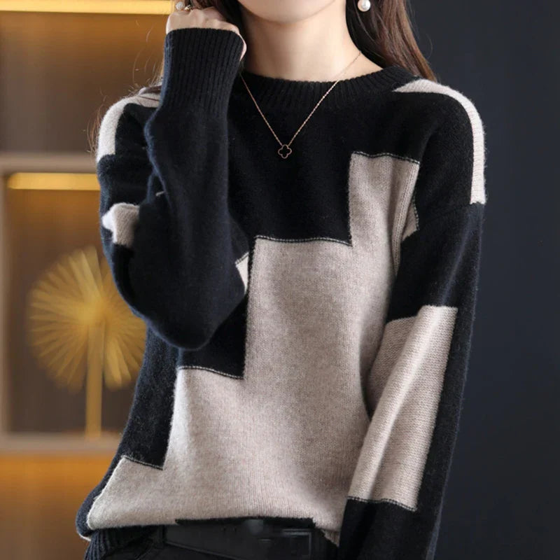 Patchwork Strikpullover – Blødt stof, løs pasform & moderne blokdesign