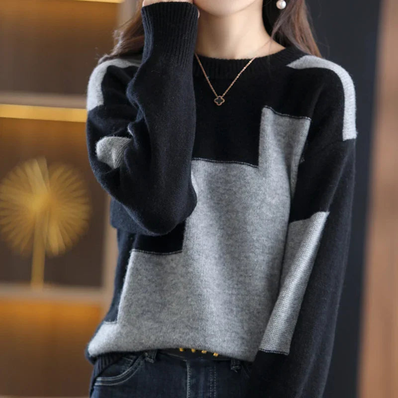 Patchwork Strikpullover – Blødt stof, løs pasform & moderne blokdesign