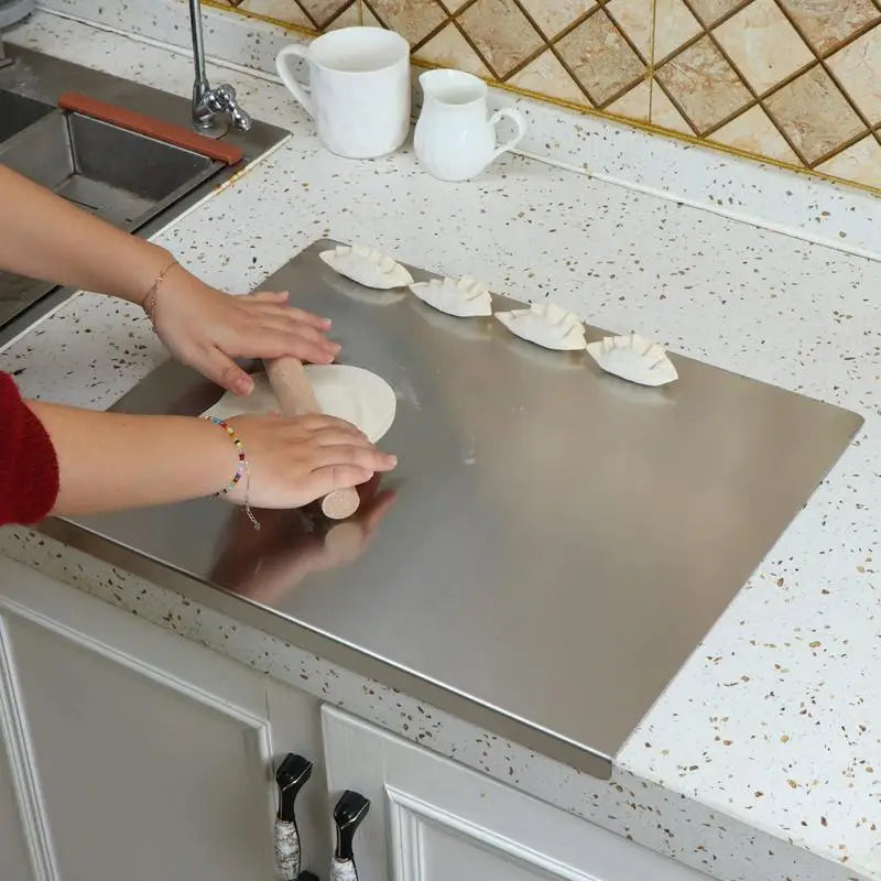 Stahl Schneidebrett – Zeitloses Design trifft kompromisslose Hygiene