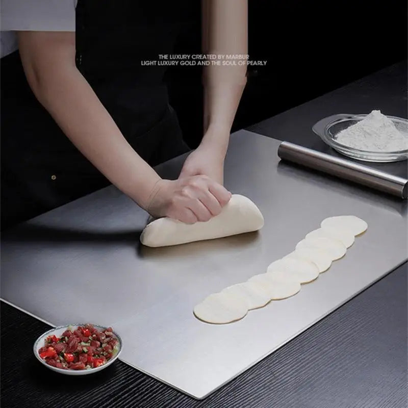 Stahl Schneidebrett – Zeitloses Design trifft kompromisslose Hygiene
