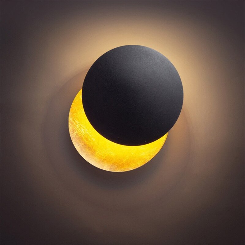 La Stella LED Eclipse – Lampada da parete di design elegante con fascino