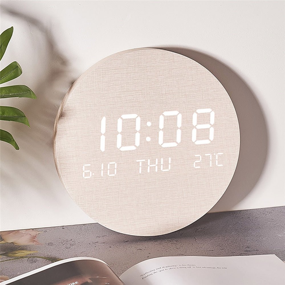 Svenna – Horloge murale scandinave – Design minimaliste numérique à piles
